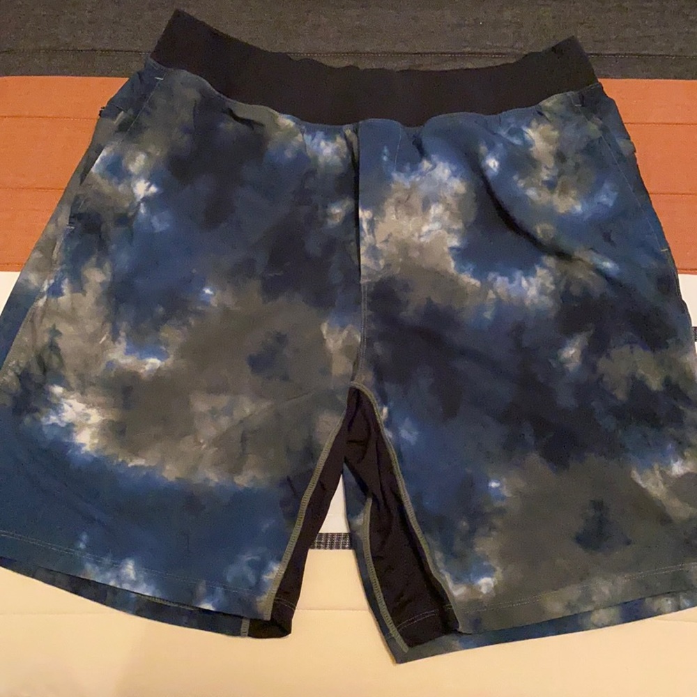 Fabletics Men’s Franchise lined shorts size XL
